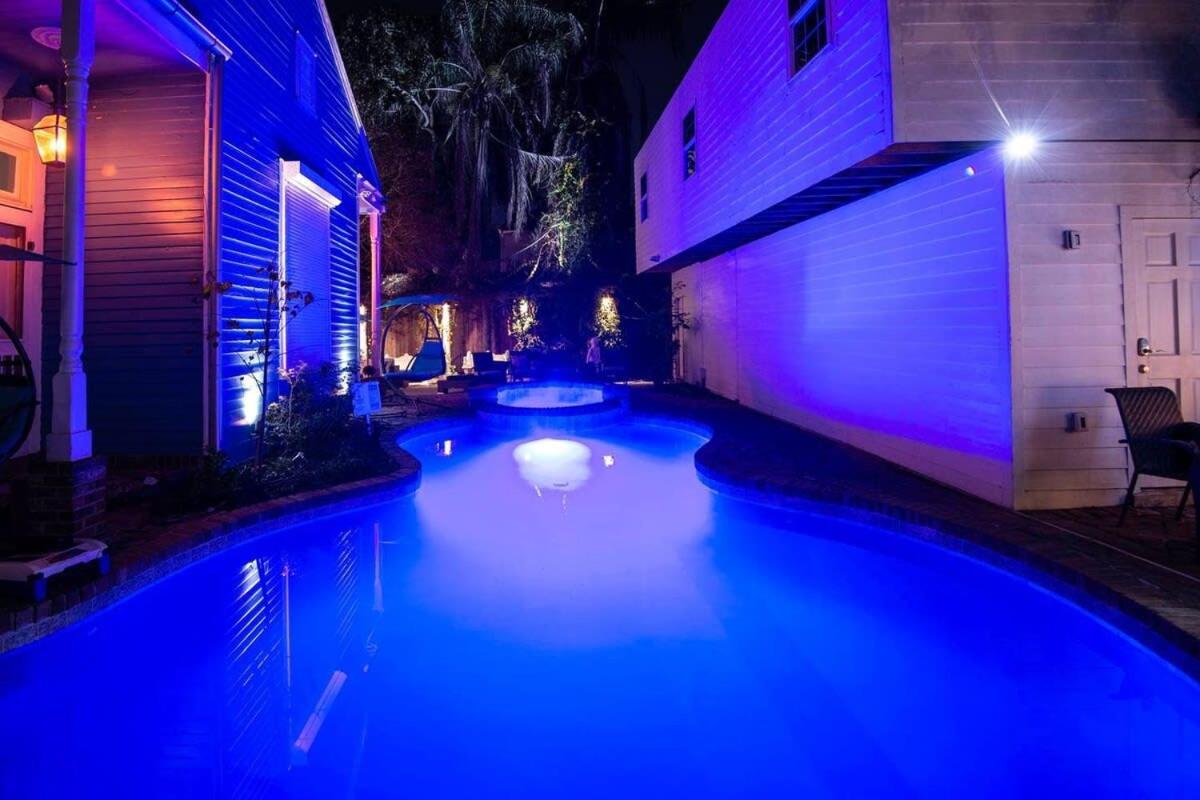 5 Bedroom - Sleeps 10! Location Next To French Quarter! 3*
